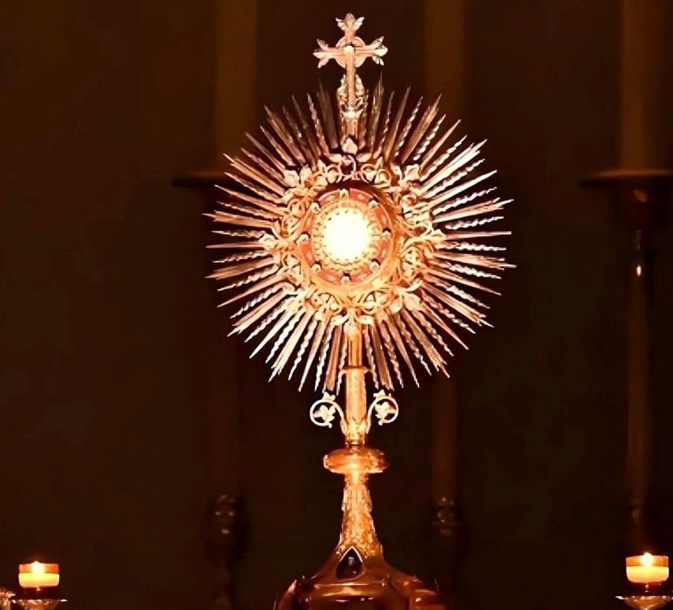 GIỜ CHẦU CHÚA NHẬT V TN NĂM A