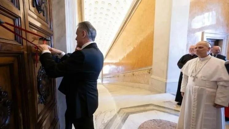 ĐỨC LÊ-Ô VỀ Ở DINH TÔNG TÒA