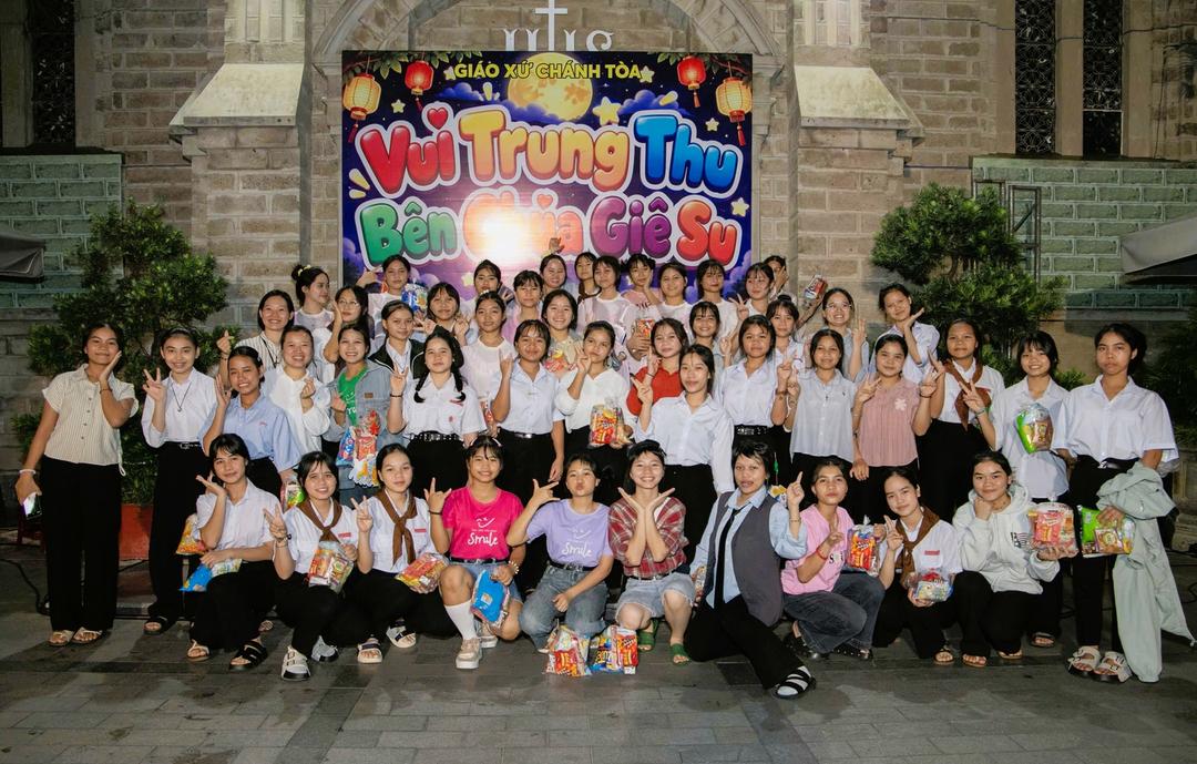 ÁNH TRĂNG TUỔI THƠ