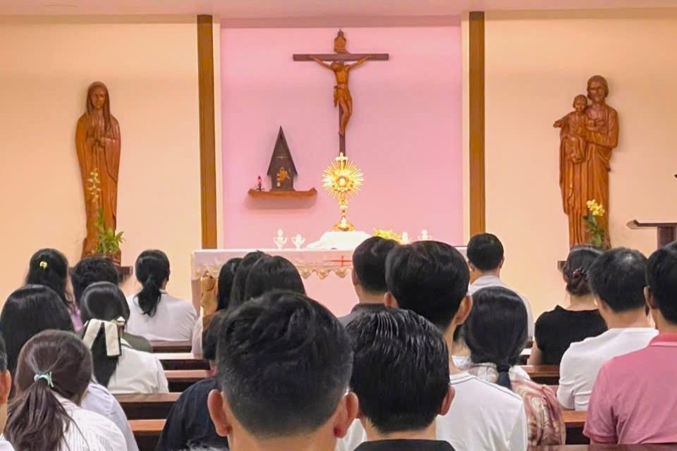 “ĐÁ MÒN NHƯNG DẠ CHẲNG MÒN” - ĐÔI DÒNG TÂM SỰ VỚI MẸ VỀ GIA ĐÌNH