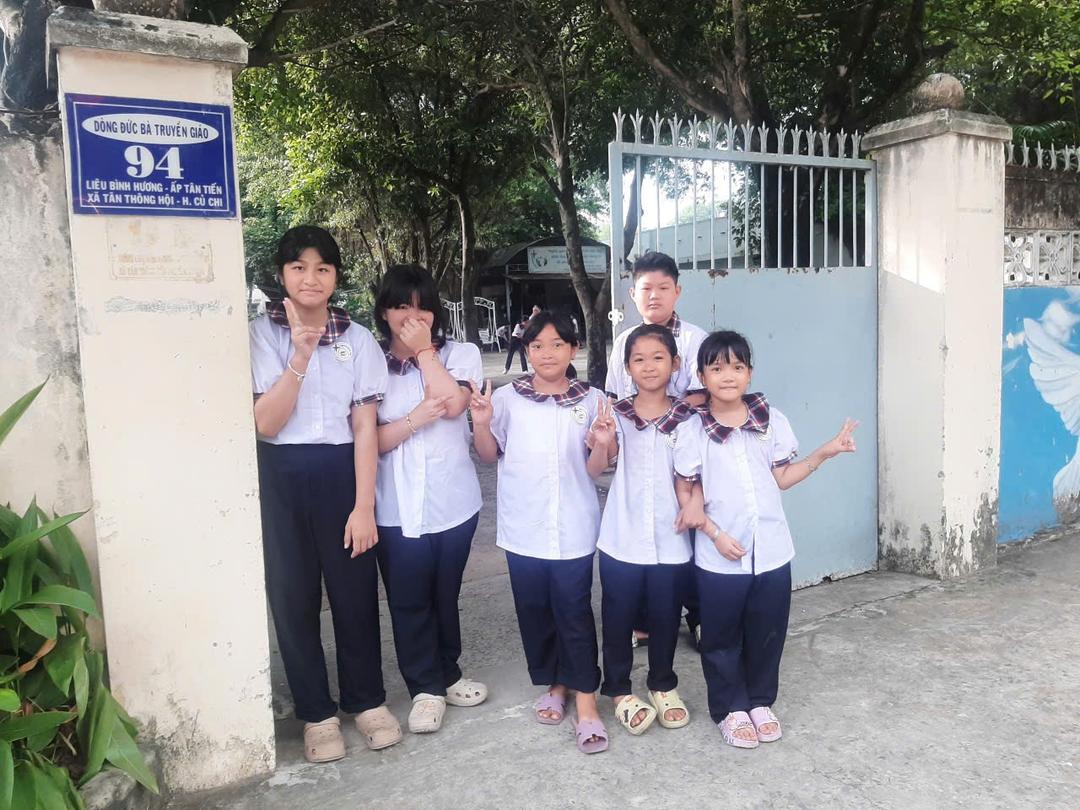 THÀNH PHỐ ĐÔNG NGƯỜI XIN ĐỪNG ĐỂ AI CÔ ĐƠN!