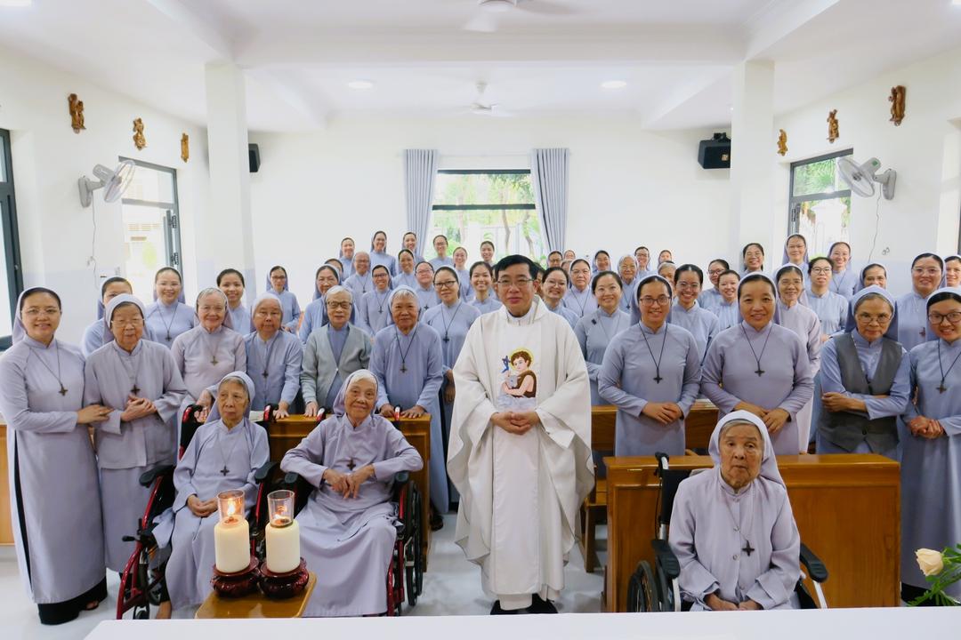 LÀM PHÉP NHÀ NGUYỆN CỦA CÁC SƠ CAO NIÊN DÒNG ĐỨC BÀ TRUYỀN GIÁO