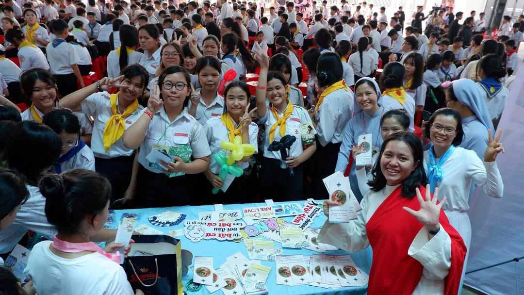 DÒNG ĐỨC BÀ TRUYỀN GIÁO GIỚI THIỆU ƠN GỌI TẠI GIÁO XỨ TRÀ CỔ, XUÂN LỘC